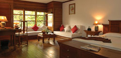 The Governor's Residence Hotel - deluxe-room-02.jpg