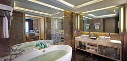 Amari Watergate Hotel - Presidential Suite Bathroom.jpg