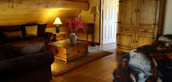 Siwash Lake Ranch - Cariboo Suite Living Room