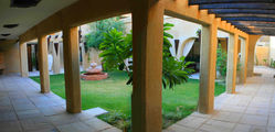 Mihir Garh - Courtyard-1.jpg