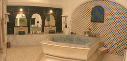 Deogarh - Deogarh - Maharaj's suite-bathroom. .jpg