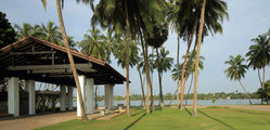 Avani Kalutara - Entrance-with-the-View-of-the-Kalu-River.jpg