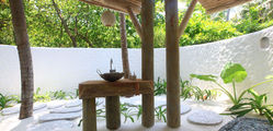 Soneva Fushi Resort - Jungle_Reserve_Open_Air_Bathroom.jpg