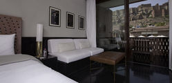 Raas - Luxury Room