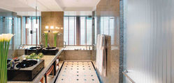Mandarin Oriental - Mandarin-Suite-Bathroom.jpg