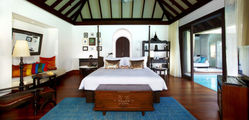 Anantara Kihavah - Over-Water-Pool-Villa-Bedroom.jpg