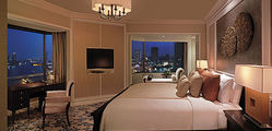 Shangri La Bangkok - Specialty-Suite---Bedroom.jpg