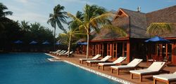 Olhuveli Resort & Spa - SunrisePool1